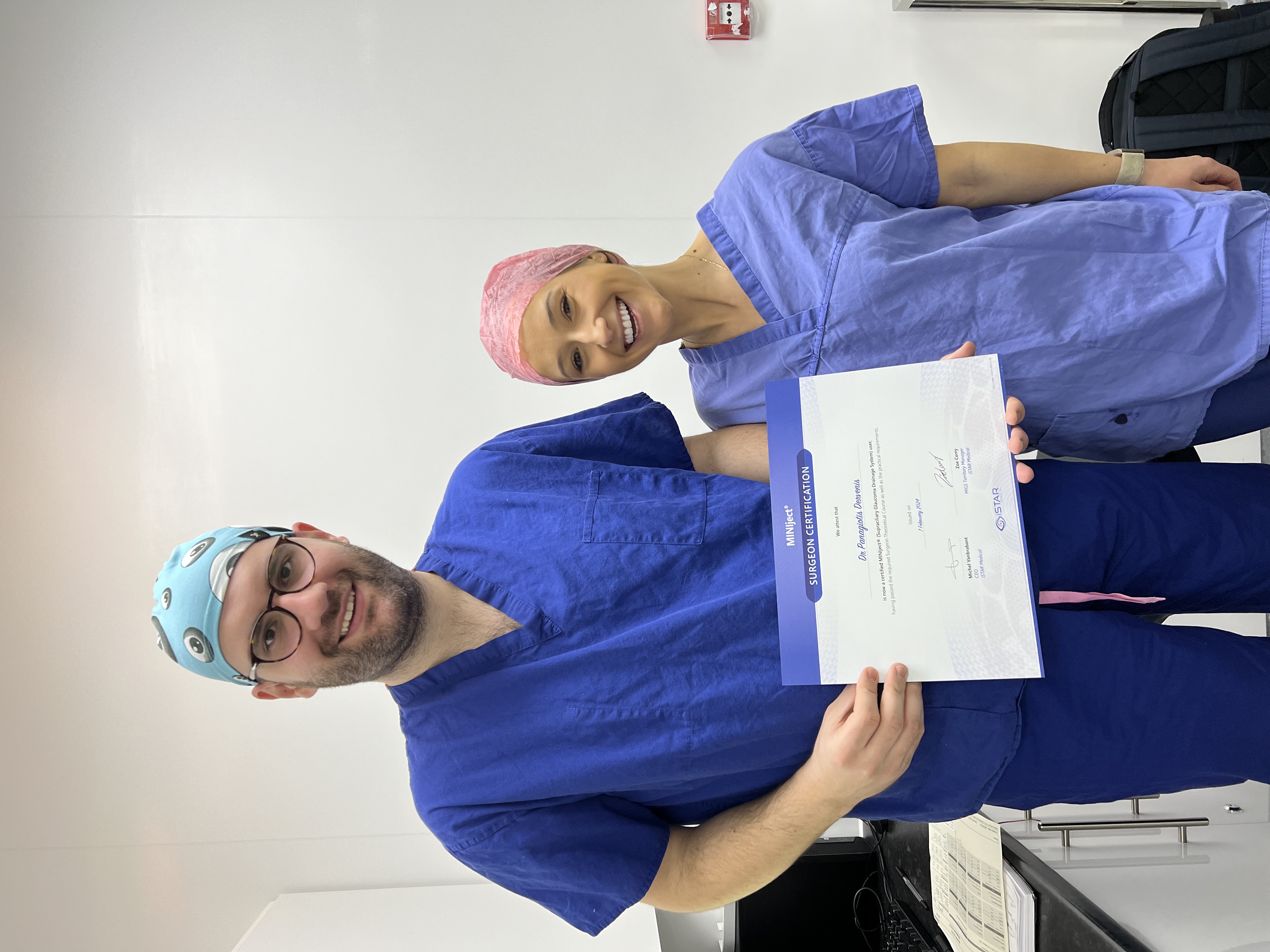 Eye surgery with surgical display